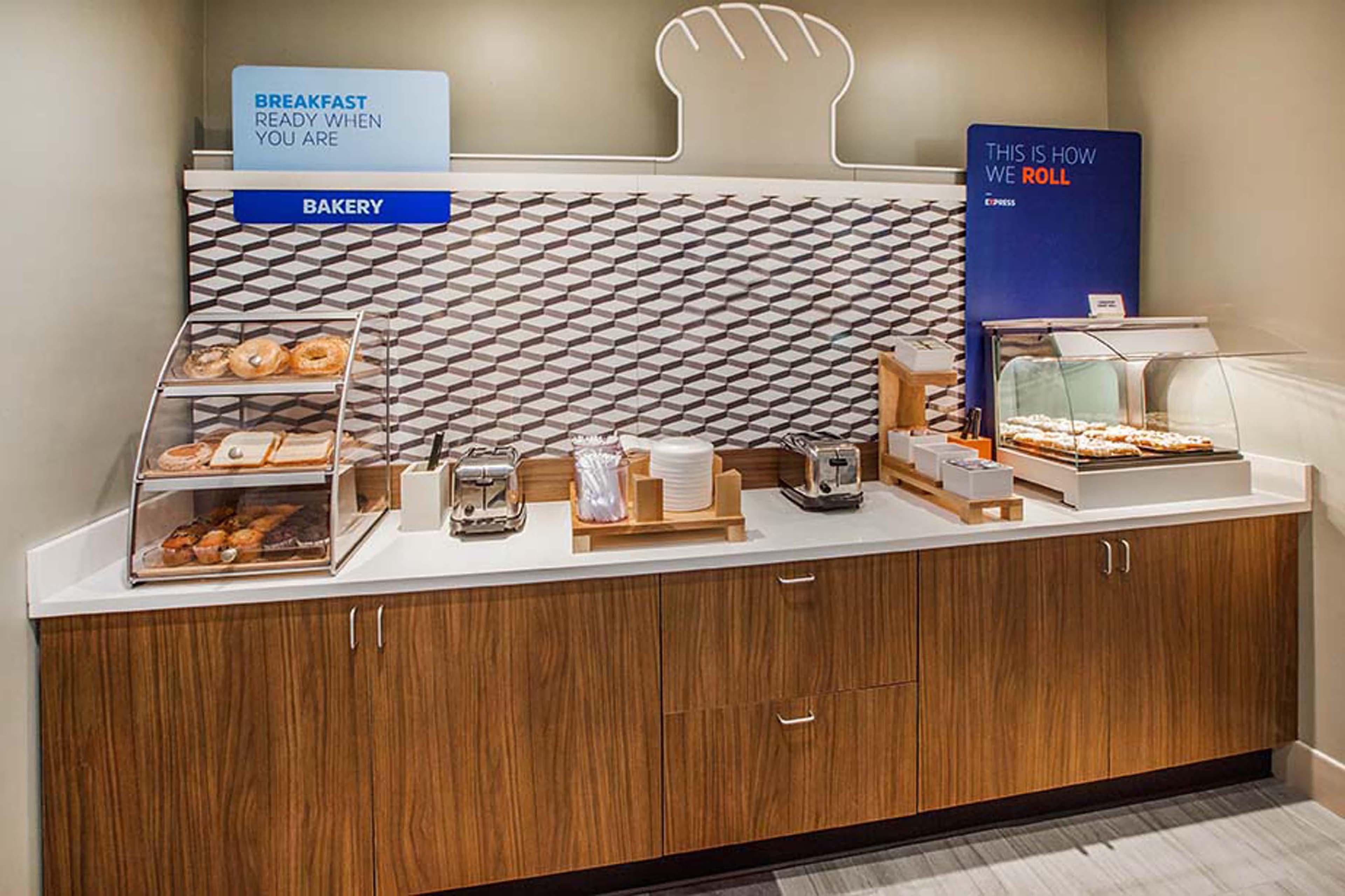 Holiday Inn Express Washington Dc East- Andrews Afb By Ihg Camp Springs Zewnętrze zdjęcie